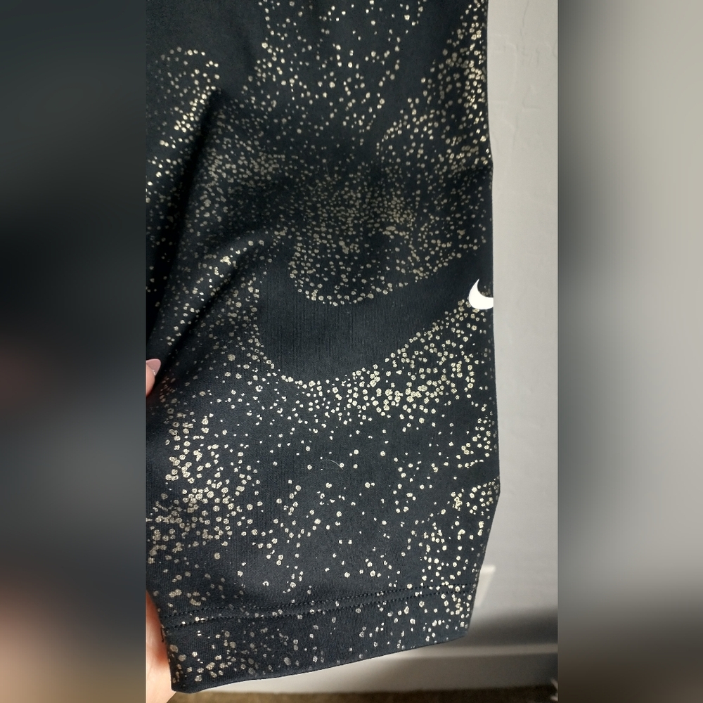 Nike 2X Black and Gold Patterned Leggings - Picture 2 of 5